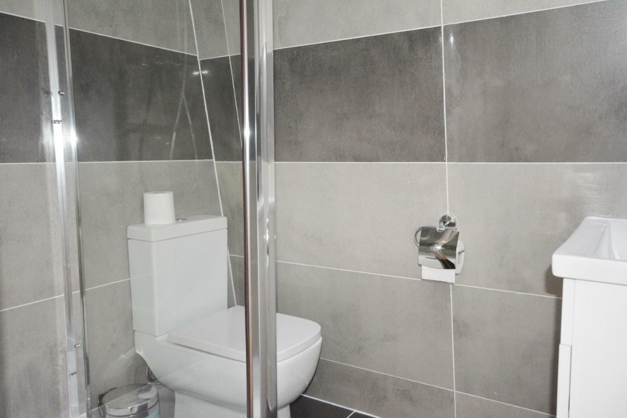 London Modern 4 Bedroom Apartment Exteriör bild