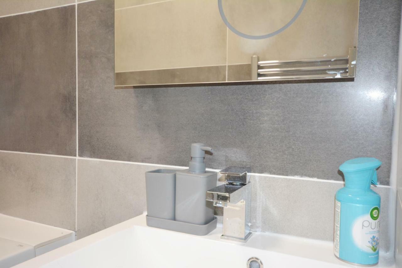 London Modern 4 Bedroom Apartment Exteriör bild