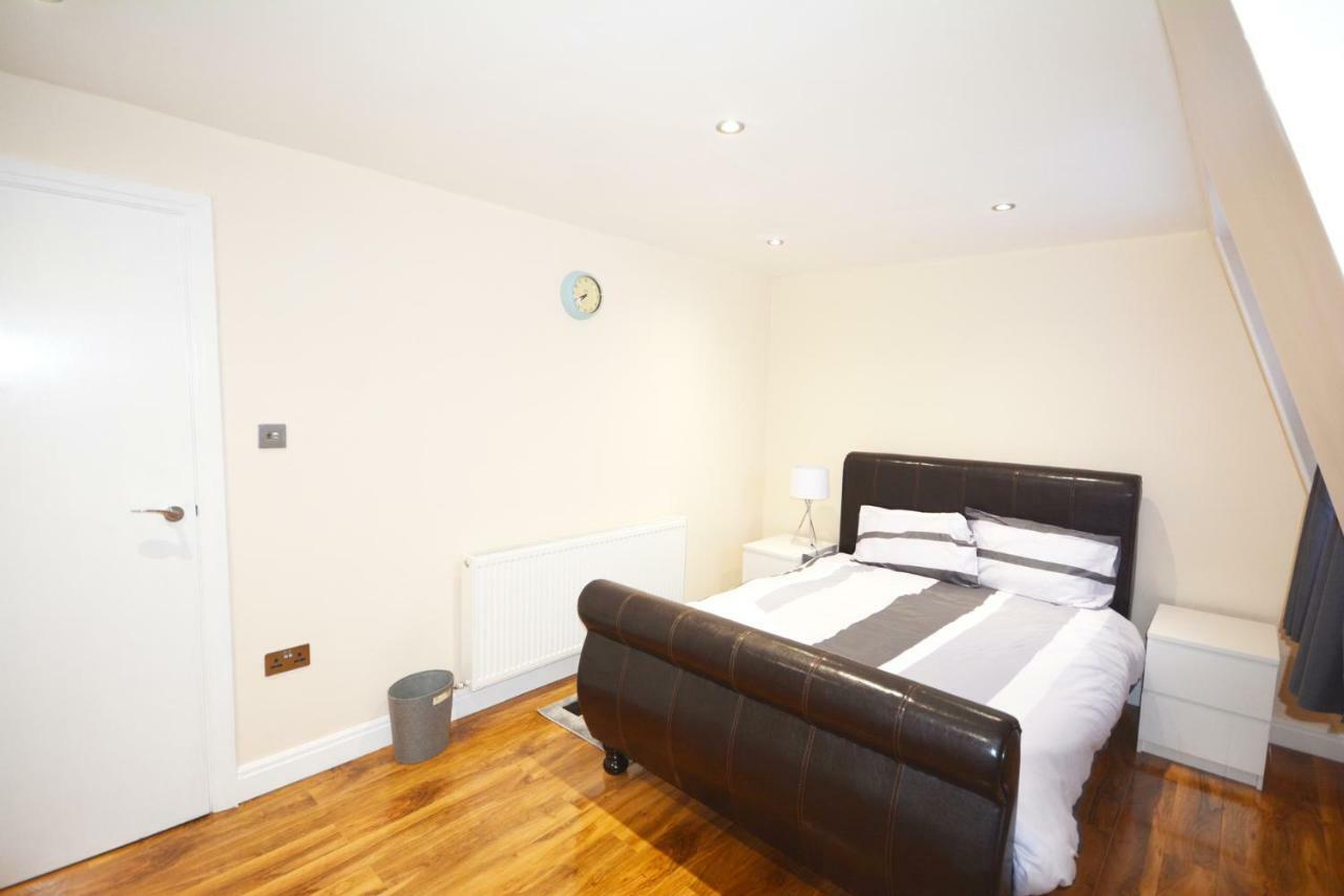 London Modern 4 Bedroom Apartment Exteriör bild