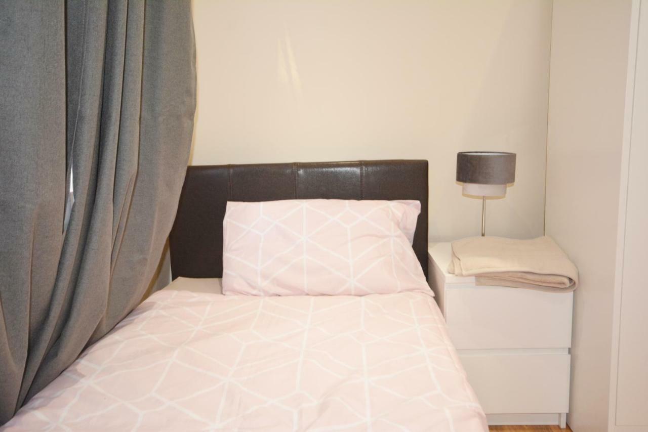 London Modern 4 Bedroom Apartment Exteriör bild
