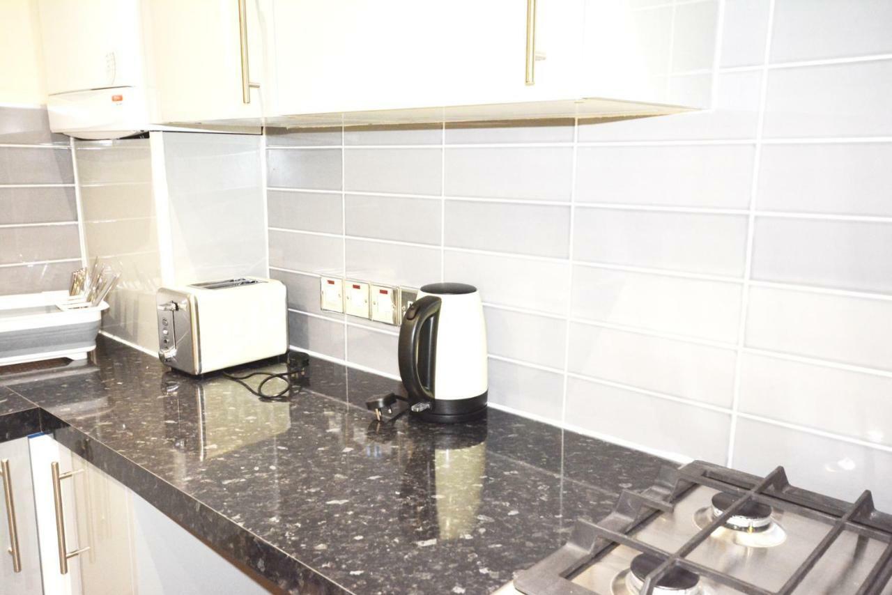 London Modern 4 Bedroom Apartment Exteriör bild