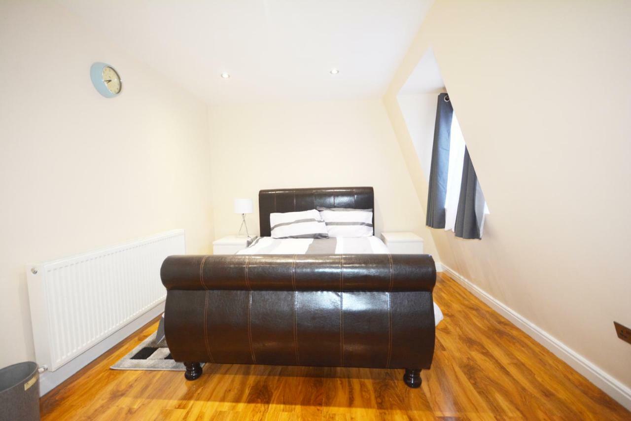 London Modern 4 Bedroom Apartment Exteriör bild