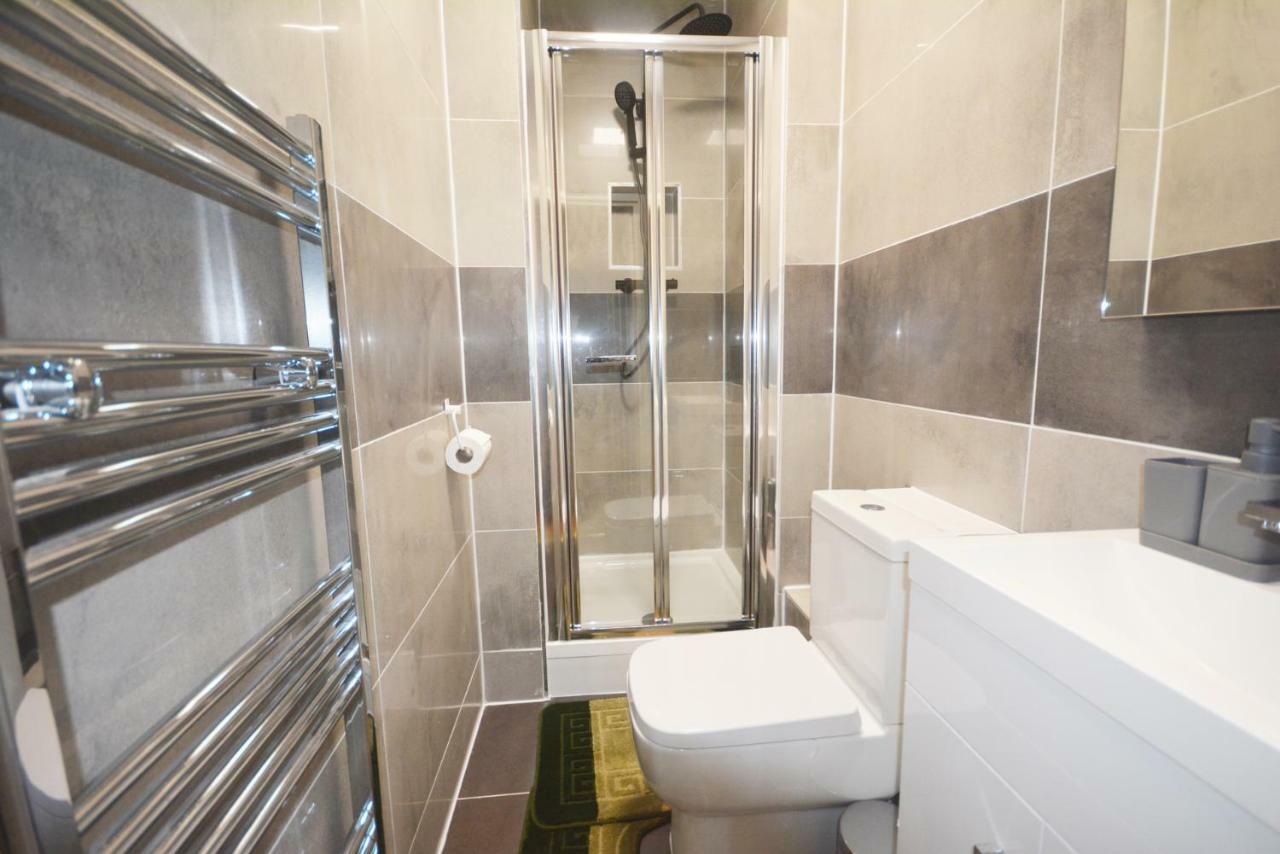 London Modern 4 Bedroom Apartment Exteriör bild
