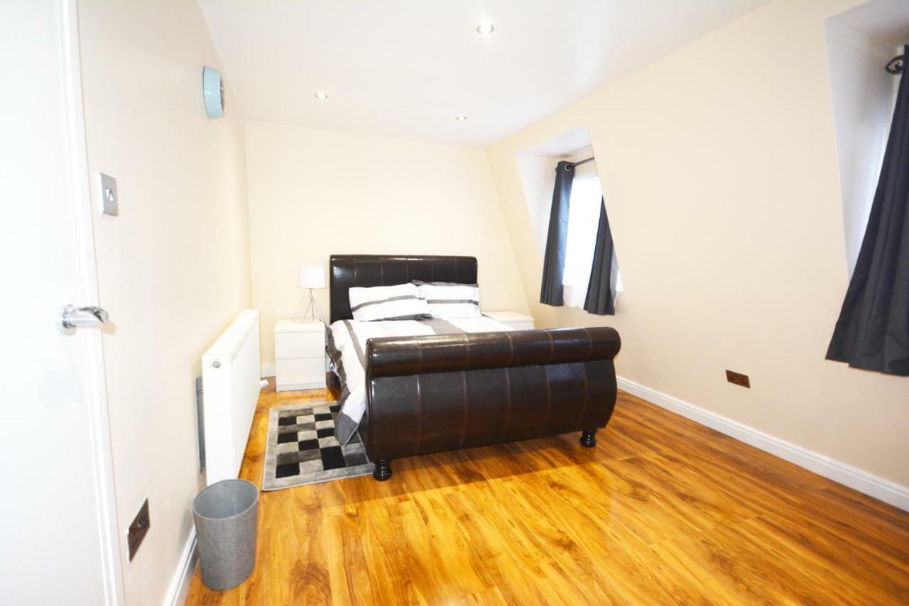 London Modern 4 Bedroom Apartment Exteriör bild