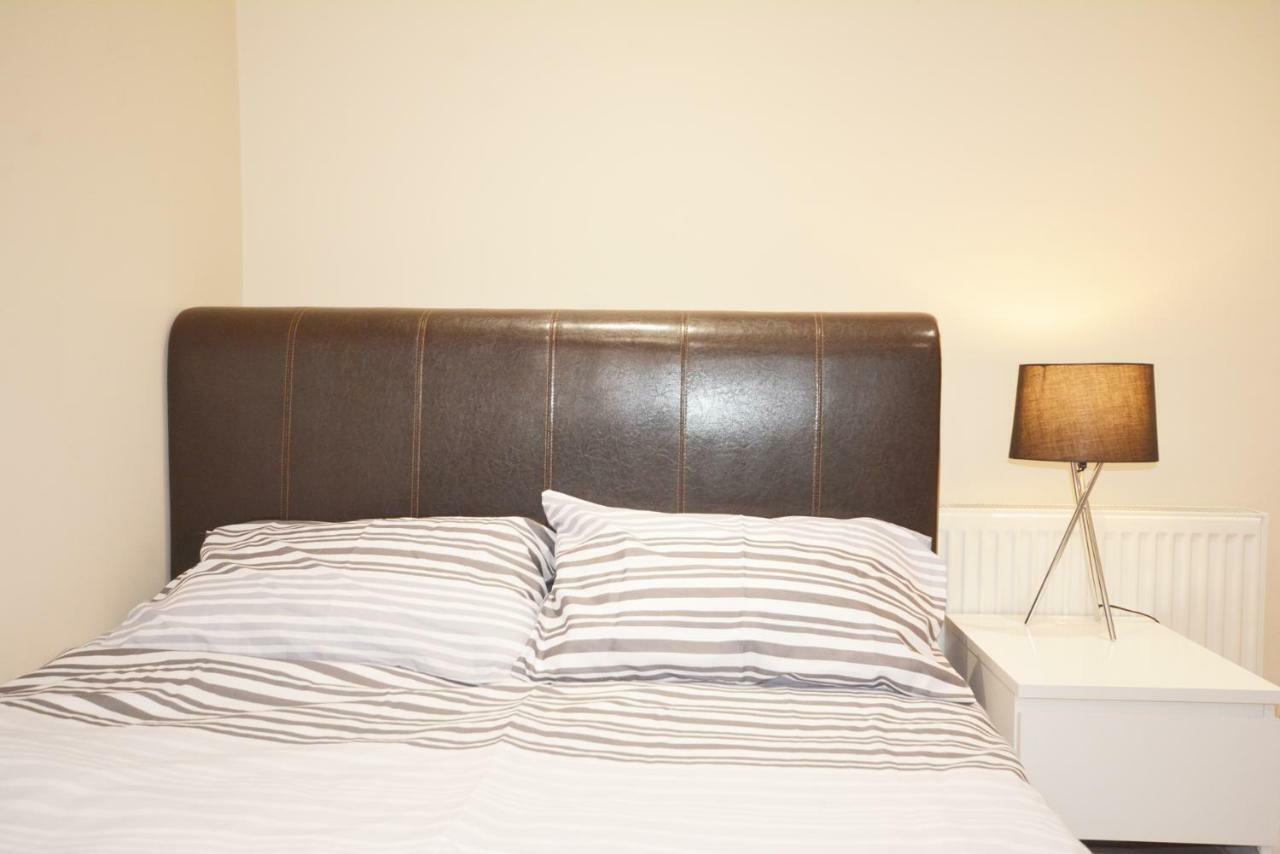 London Modern 4 Bedroom Apartment Exteriör bild